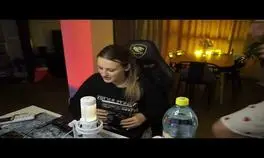 ⁣ПАРАДЕЕВИЧ ДАЛ ЗАЦЕНИТЬ ШОРТЫ НА СТРИМЕ КАЕ