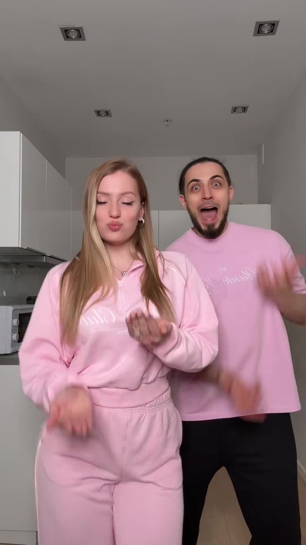 Poli and Gazan 67 hello girl [7624074344821673237]